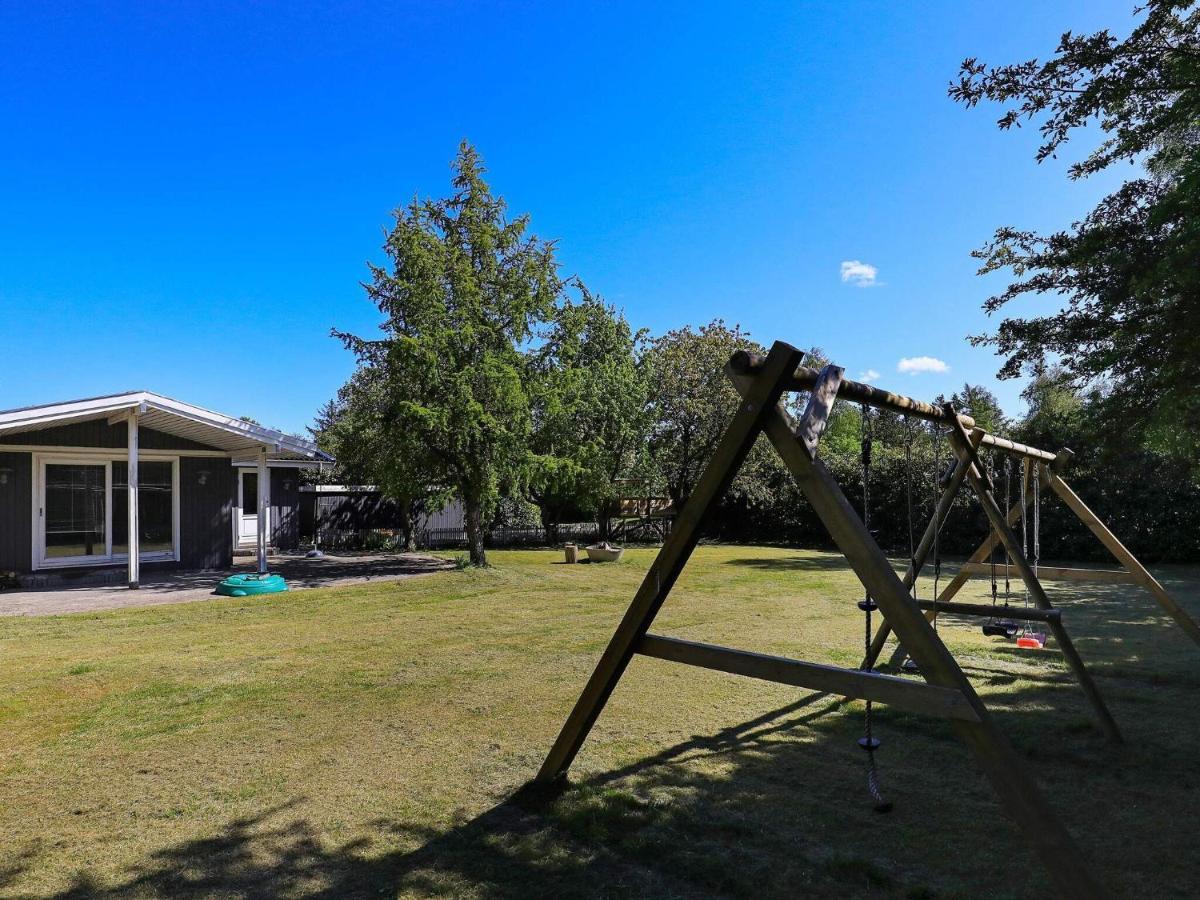8 Person Holiday Home In Tranek R Транекер Экстерьер фото
